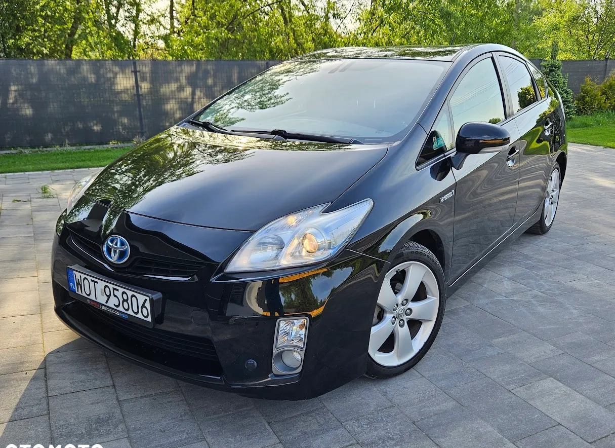 Toyota Prius cena 35800 przebieg: 340000, rok produkcji 2011 z Pionki małe 301